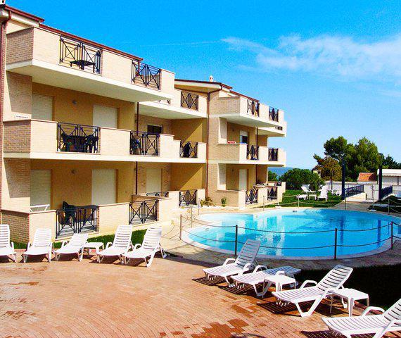 Green Bay Village Pineto Εξωτερικό φωτογραφία